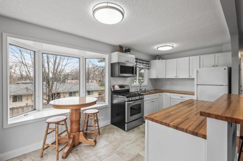 13872 Gladiola Way, Saint Paul MN 55124-6101 exterior