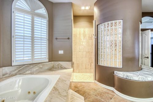 13810 34th St, Phoenix AZ  85032-5305 exterior