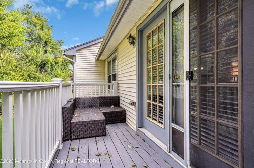 80 Poplar Pl, East Freehold NJ 07728-4173 exterior