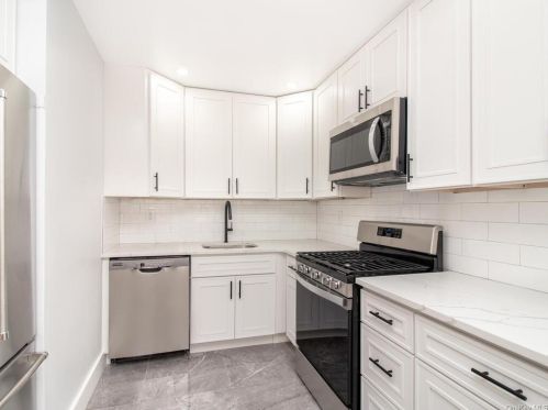 2126 Prospect Ave, Bronx, NY 10457-2734