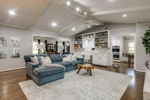 6305 Chesley Ln, Dallas TX 75214-2116 exterior