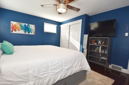 102 Loire Vly Dr, Pittsburgh PA 15209-1018 exterior