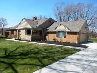 23288 Melrose Dr, Cleveland, OH 44145-2832