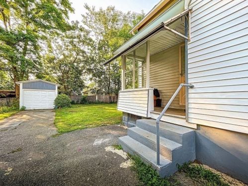 24 Cleveland St, Springfield MA  01104-2402 exterior