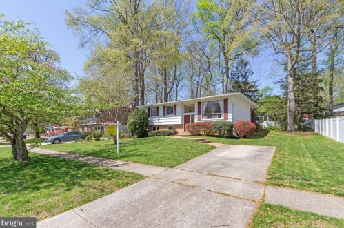 13812 Congress Dr, Rockville, MD 20853-2632