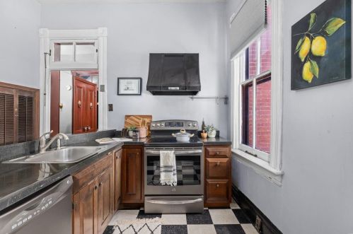 1715 Hickory St, Saint Louis MO 63104-2932 exterior