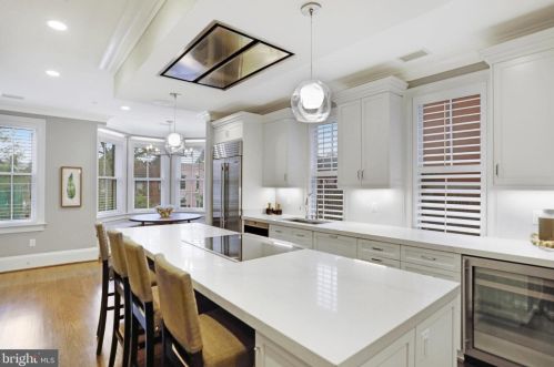 420 3rd St, Washington DC  20003-1930 exterior