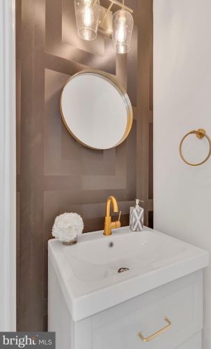 217 Atlantic St, Washington DC  20032-3043 exterior