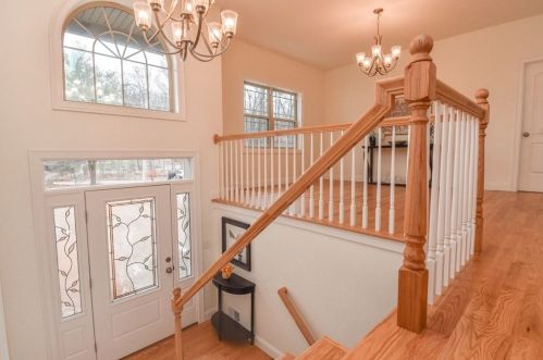 118 Signal Hill Cir, Springfield MA  01118-2347 exterior