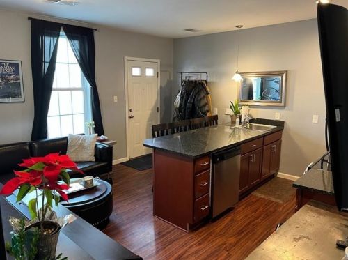 107 Main St, Pittsburgh PA  15215-2019 exterior