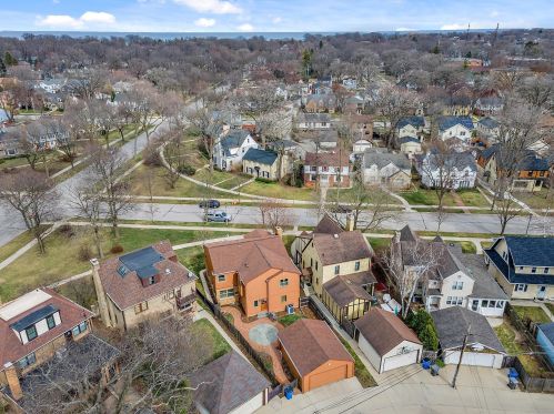 5267 Diversey Blvd, Milwaukee WI 53217-5201 exterior