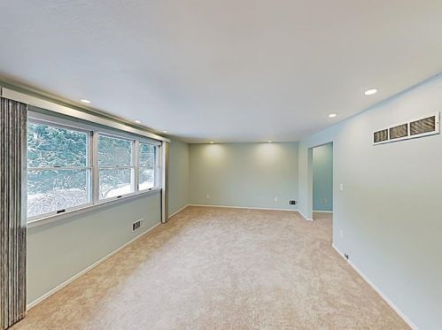 525 Dorseyville Rd, Pittsburgh PA  15238-1651 exterior