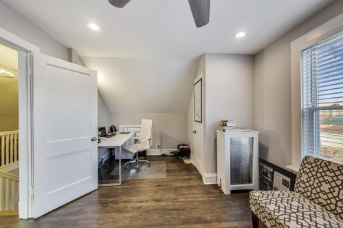 7443 Merrill Ave, Chicago IL  60649-3210 exterior