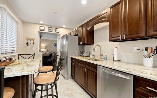 8 Lynhaven Pl, Commack NY 11725-3107 exterior