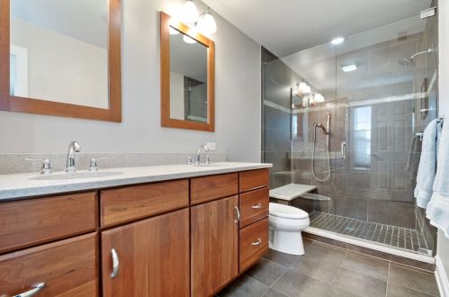 6215 Leona Ave, Chicago IL 60646-4811 exterior