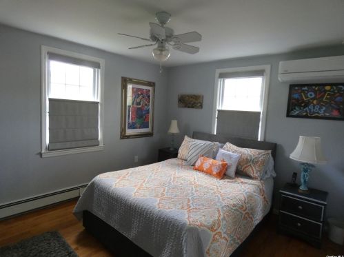 144 Old Country Rd, Huntington Station NY 11747-1814 exterior