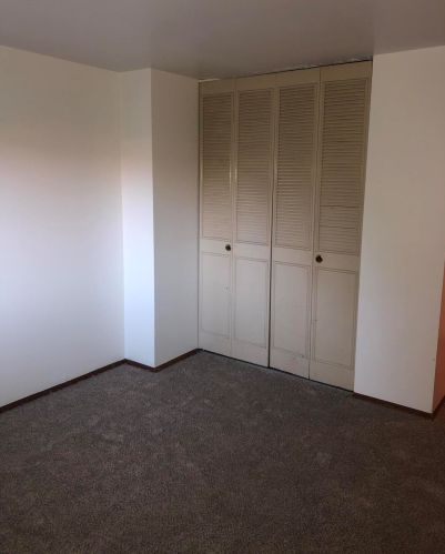 6010 Calumet Rd, Milwaukee WI  53223-4127 exterior