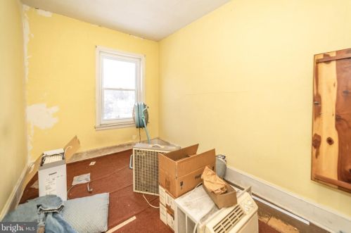 414 9 St, Chester PA 19013-2701 exterior