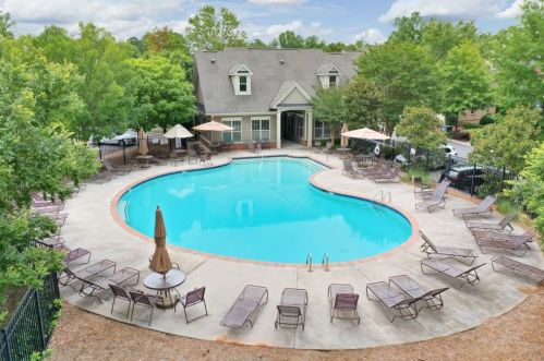 7360 Glisten Ave, Atlanta GA 30328-2876 exterior