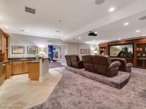 3720 Greenview Ave, Chicago IL 60613-3610 exterior