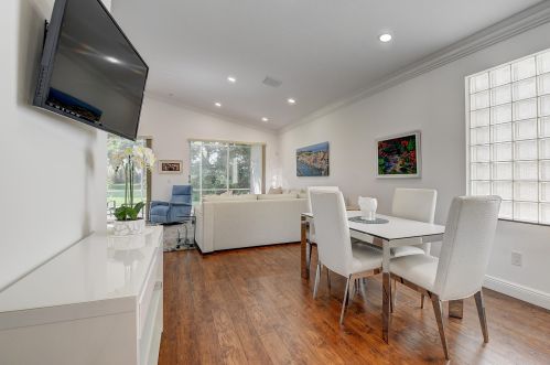 12920 Coral Lk Dr, Boynton Beach FL 33437-4146 exterior