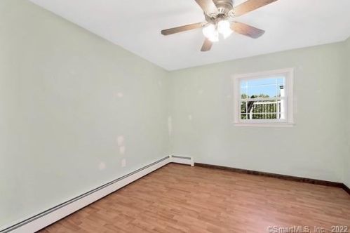 54 Kibbe Rd, Ellington CT 06029-2511 exterior