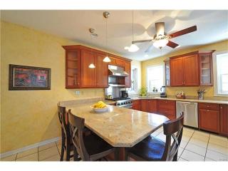 6324 Alamo Ave, Saint Louis MO  63105-3104 exterior