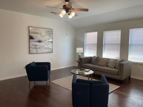 9608 Castle Pines Dr, Austin TX  78717-3856 exterior