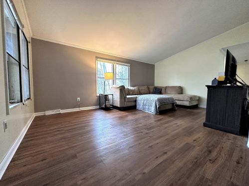 1 Maple Ter, Concord NH  03307-0829 exterior