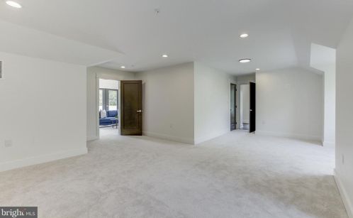 907 Gilbert Rd, Rockville MD  20851-1315 exterior