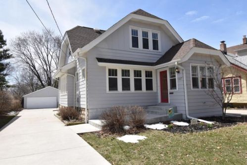 1827 Ludington Ave, Milwaukee, WI 53226-2838