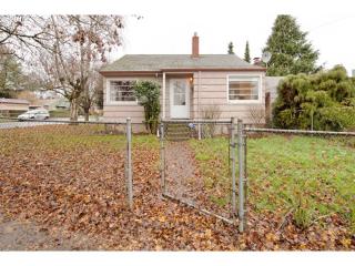 9907 Midway Ave, Portland, OR 97203-1840