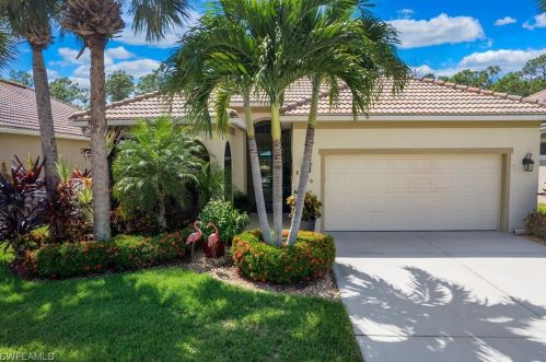 8190 Valiant Dr, Naples FL 34104-6672 exterior