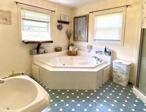 8 Casper Crk Rd, Poughkeepsie NY 12603-5004 exterior