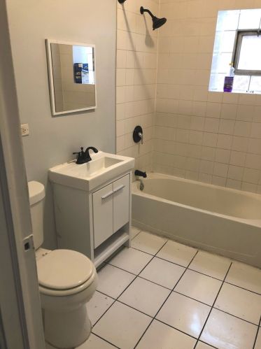 6110 Maplewood Ave, Chicago IL 60659-2804 exterior