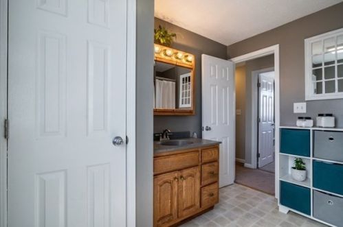 18 Hingston St, Peabody MA 01960-5825 exterior