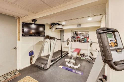 3852 Seeley Ave, Chicago IL 60659-4324 exterior