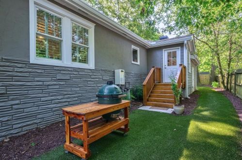 530 Deering Rd, Atlanta GA 30309-2267 exterior