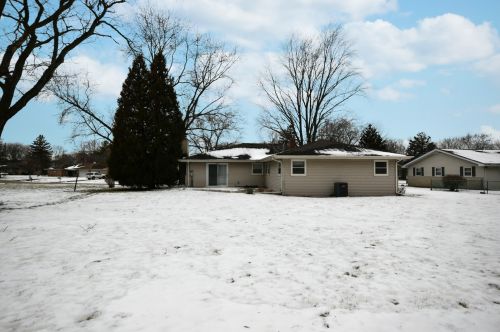 304 Robin Hl Dr, Joliet IL 60404-9676 exterior