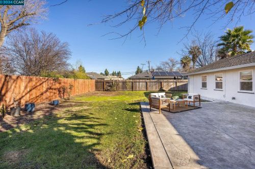 106 Doris Dr, Concord CA  94523-2915 exterior