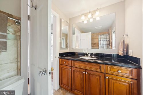 435 5 St, Washington DC 20003-2052 exterior