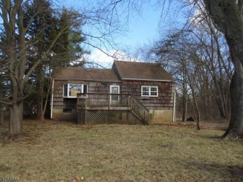 2 Beekman Rd, Bridgewater, NJ 08807-2602