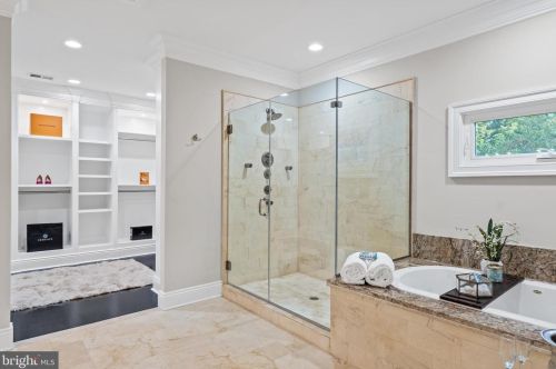 1645 Kirby Rd, Mc Lean VA  22101-3240 exterior