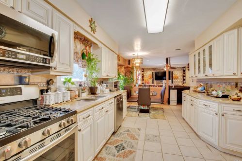 10 Dunlop Ct, Commack NY 11725-1773 exterior