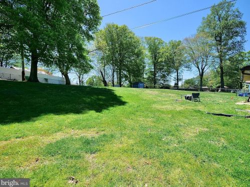 240 Gerald Dr, Chester PA 19014-1717 exterior