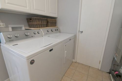 1304 Lorraine Pl, Waukegan IL 60085-1729 exterior