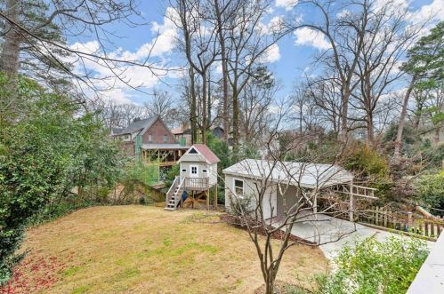 875 Kings Ct, Atlanta GA 30306-3431 exterior