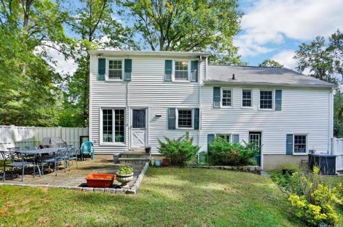 29 Maryland Ave, Armonk NY  10504-2030 exterior