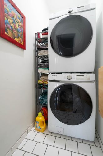 4059 Greenview Ave, Chicago IL 60613-1969 exterior