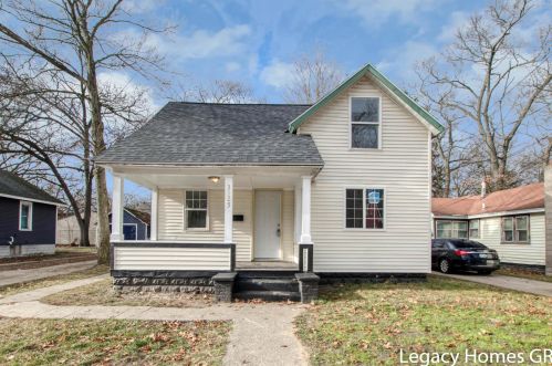 3125 6th St, Meskegon MI  49444-2844 exterior